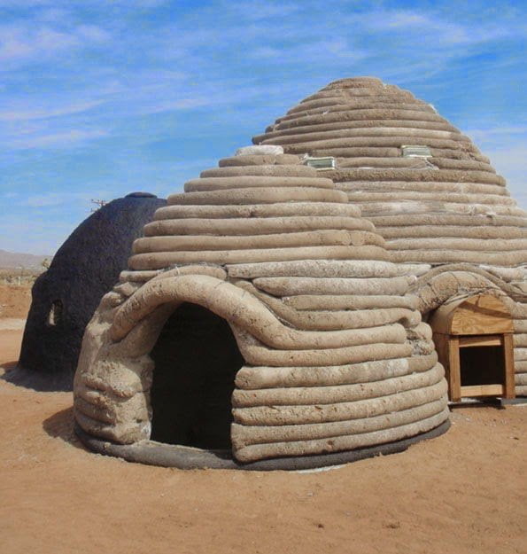 كيف تبني بيتاً رائعاً من أكياس الرمل أو الطين و الأسلاك الشائكة ! 4
