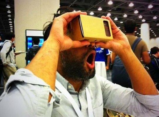 اصنع بنفسك : نظارة جوجل من ورق الكرتون المقوى Google Cardboard